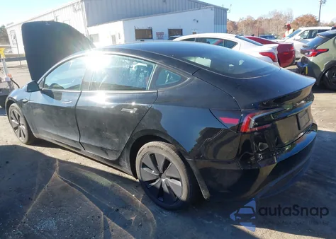 2024 Tesla Model 3 Long Range Dual Motor All-Wheel Drive/Rear-Wheel Drive z USA, uszkodzony, nr VIN 5YJ3E1EA6RF717877